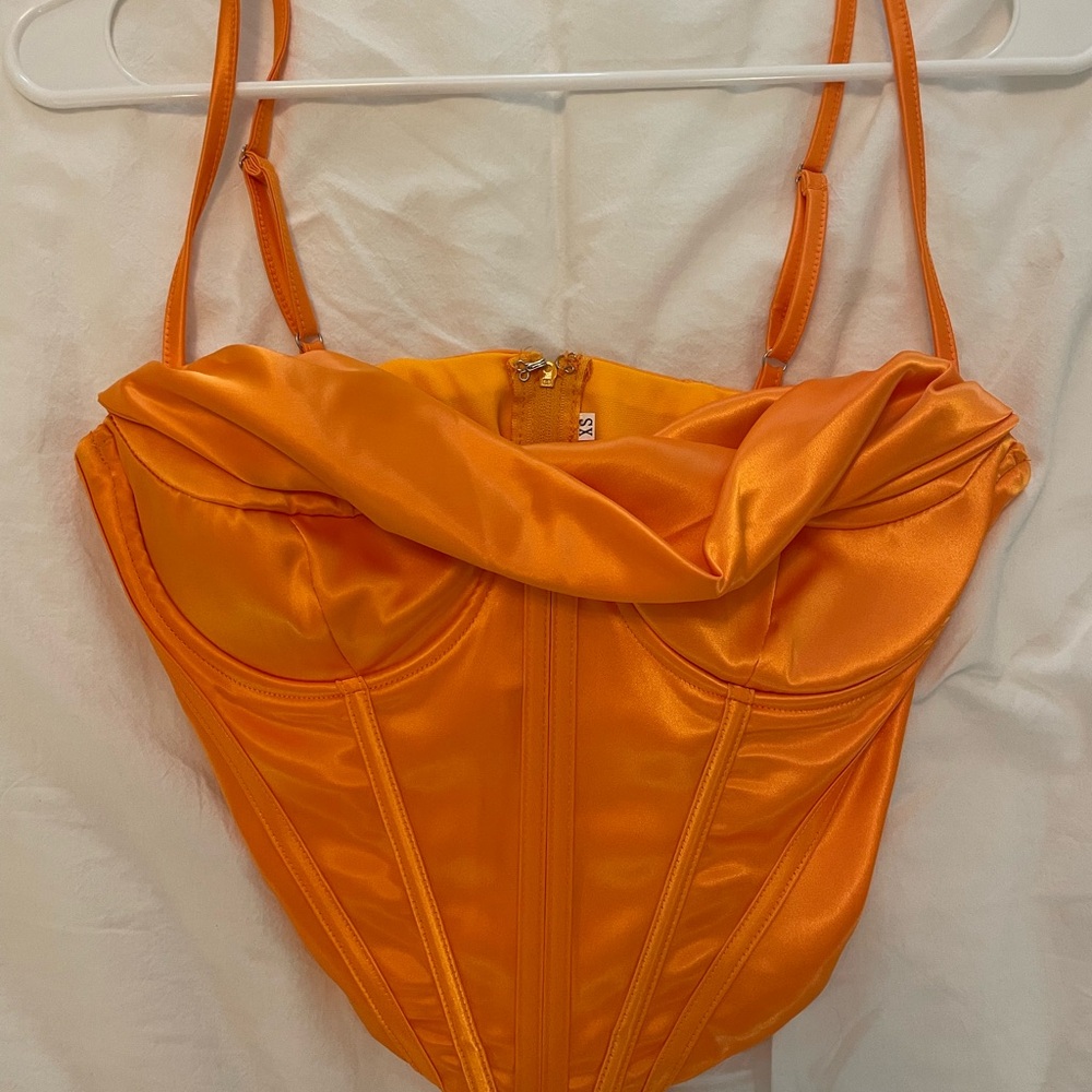 Amazon Cowell Neck Corset